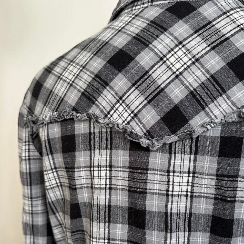 Arizona Jean Co Western Plaid Pearl Snap Ruffle Shirt Black Grey Women Large - Picture 5 of 7